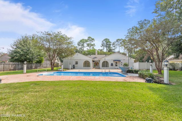 106 Riverview Road, Lafayette, LA 70503