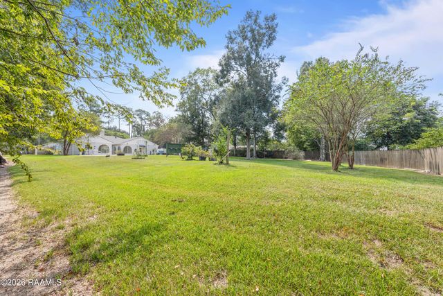 106 Riverview Road, Lafayette, LA 70503
