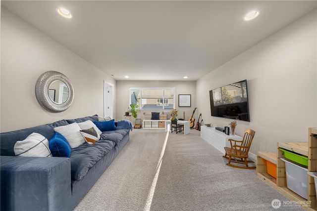 386 Zemp Way NE, North Bend, WA 98045