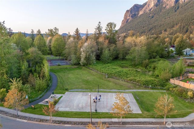 386 Zemp Way NE, North Bend, WA 98045