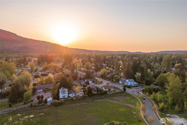 386 Zemp Way NE, North Bend, WA 98045