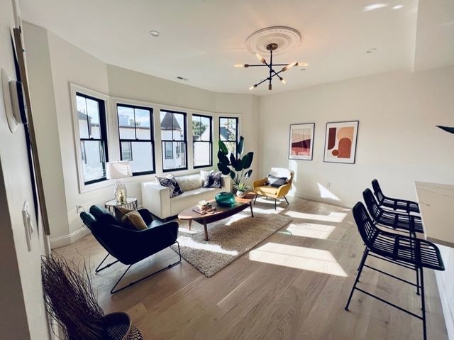 46 Eutaw 2, Boston, MA 02128