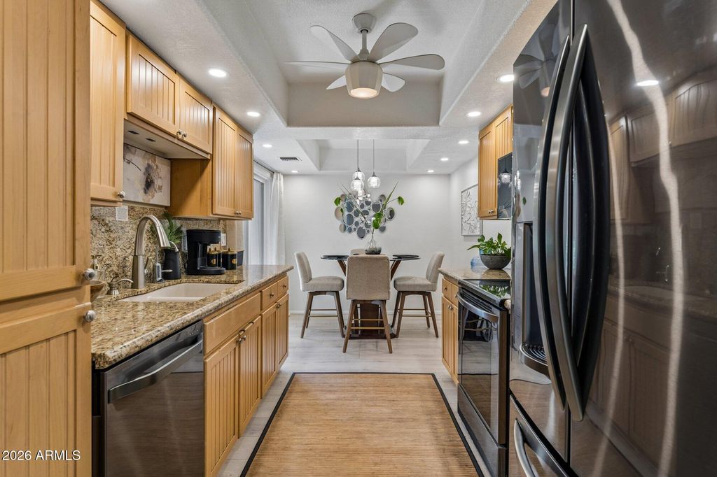 12212 N Paradise Village Parkway S 136, Phoenix, AZ 85032 — exterior