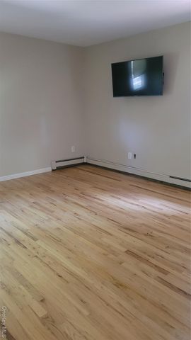 80-82 Laurel blvd, Ronkonkoma, NY 11779