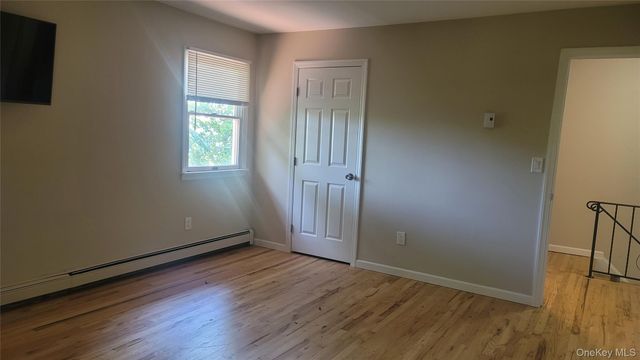 80-82 Laurel blvd, Ronkonkoma, NY 11779