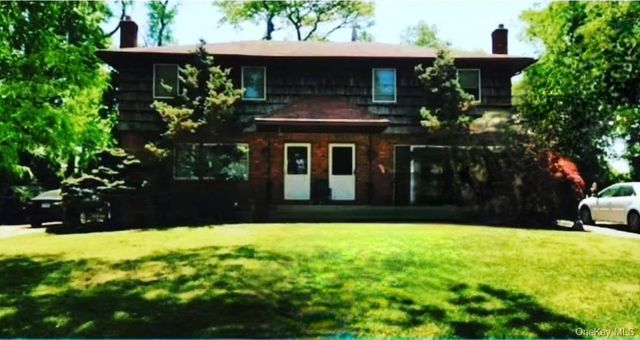 80-82 Laurel blvd, Ronkonkoma, NY 11779