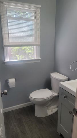 80-82 Laurel blvd, Ronkonkoma, NY 11779