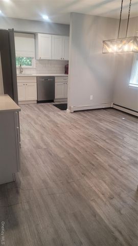 80-82 Laurel blvd, Ronkonkoma, NY 11779