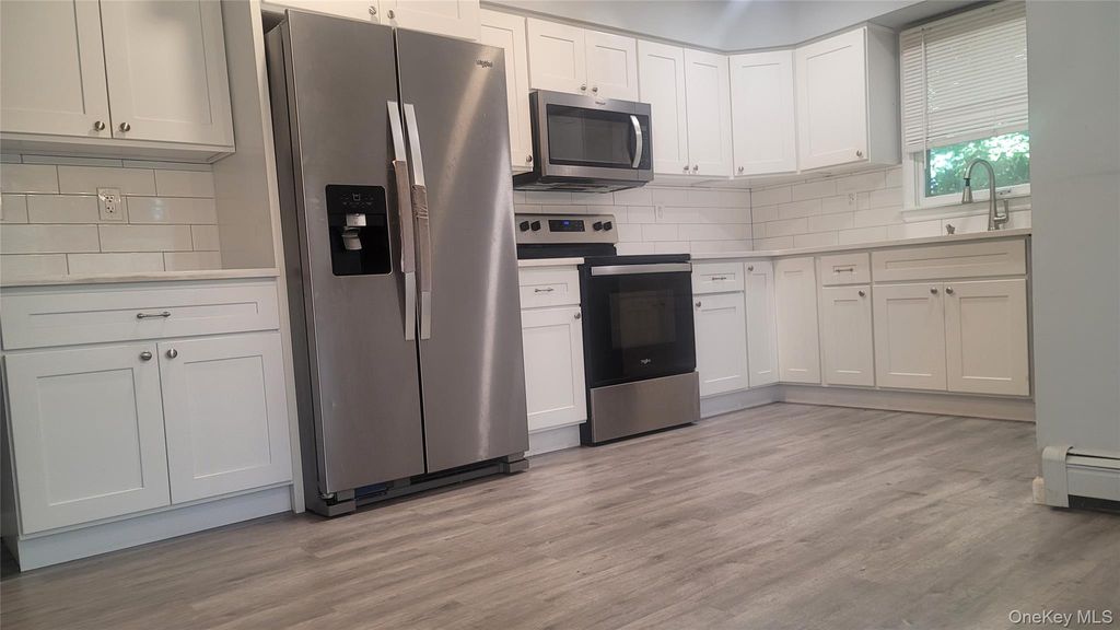 80-82 Laurel blvd, Ronkonkoma, NY 11779