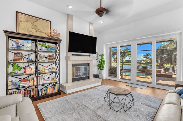 8951 SE Marina Bay Drive, Hobe Sound, FL 33455