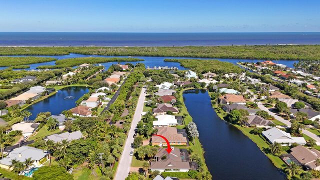 8951 SE Marina Bay Drive, Hobe Sound, FL 33455