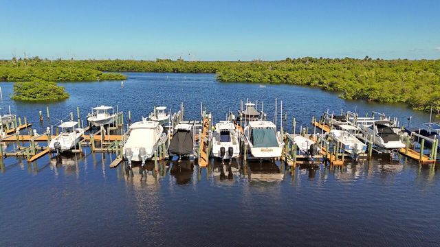 8951 SE Marina Bay Drive, Hobe Sound, FL 33455