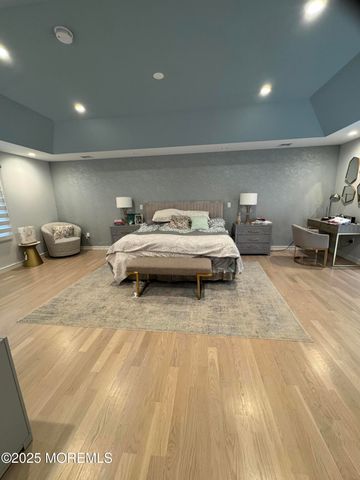 259 Roosevelt Avenue, Oakhurst, NJ 07755