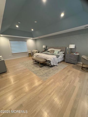 259 Roosevelt Avenue, Oakhurst, NJ 07755