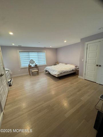 259 Roosevelt Avenue, Oakhurst, NJ 07755