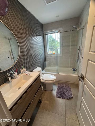 259 Roosevelt Avenue, Oakhurst, NJ 07755