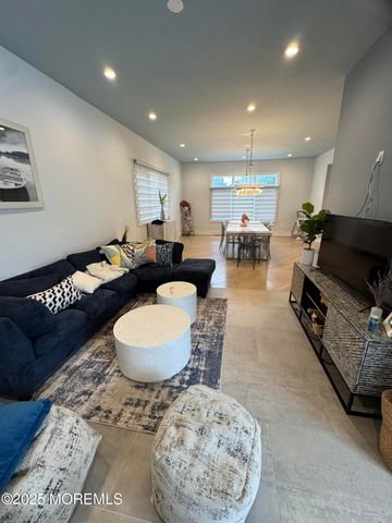 259 Roosevelt Avenue, Oakhurst, NJ 07755