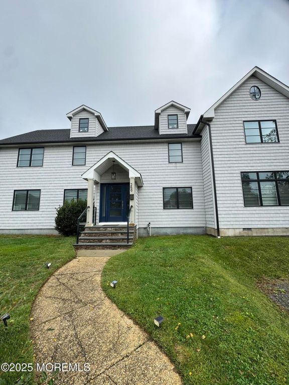 259 Roosevelt Avenue, Oakhurst, NJ 07755