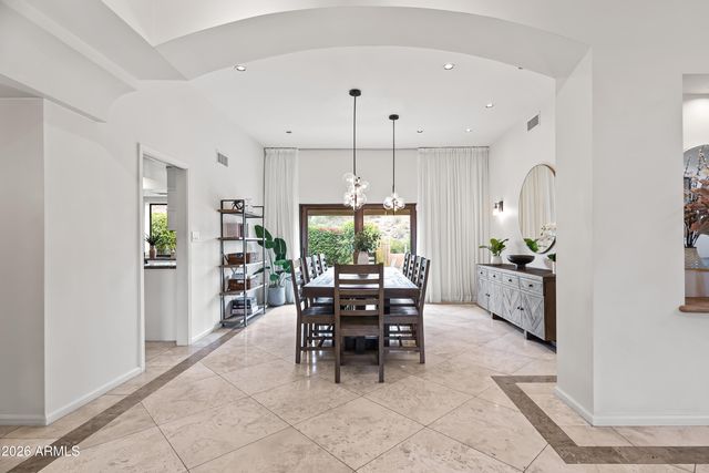 4737 E VALLEY VISTA Lane, Paradise Valley, AZ 85253
