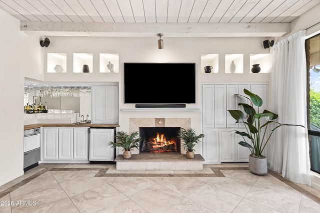 4737 E VALLEY VISTA Lane, Paradise Valley, AZ 85253