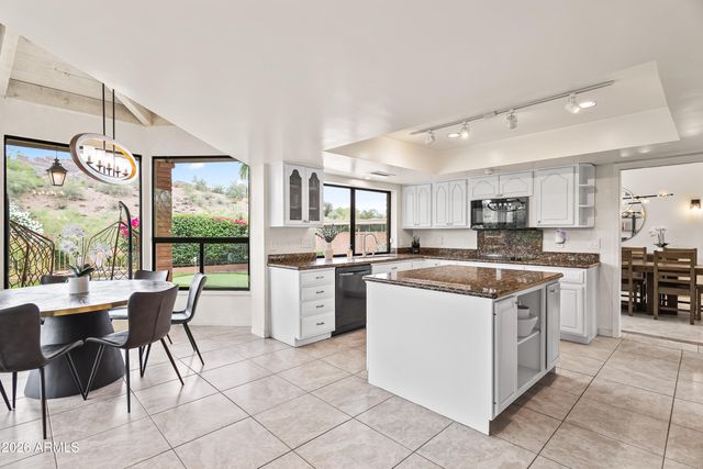4737 E VALLEY VISTA Lane, Paradise Valley, AZ 85253