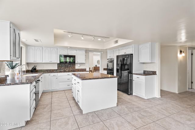 4737 E VALLEY VISTA Lane, Paradise Valley, AZ 85253