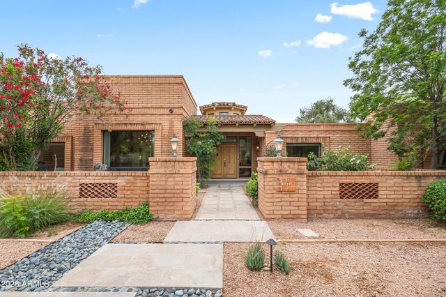 4737 E VALLEY VISTA Lane, Paradise Valley, AZ 85253
