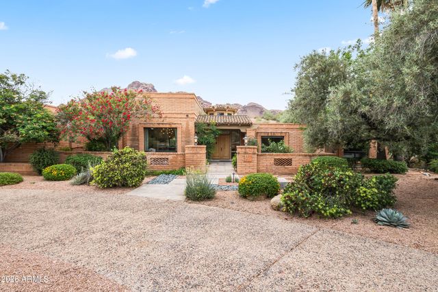 4737 E VALLEY VISTA Lane, Paradise Valley, AZ 85253