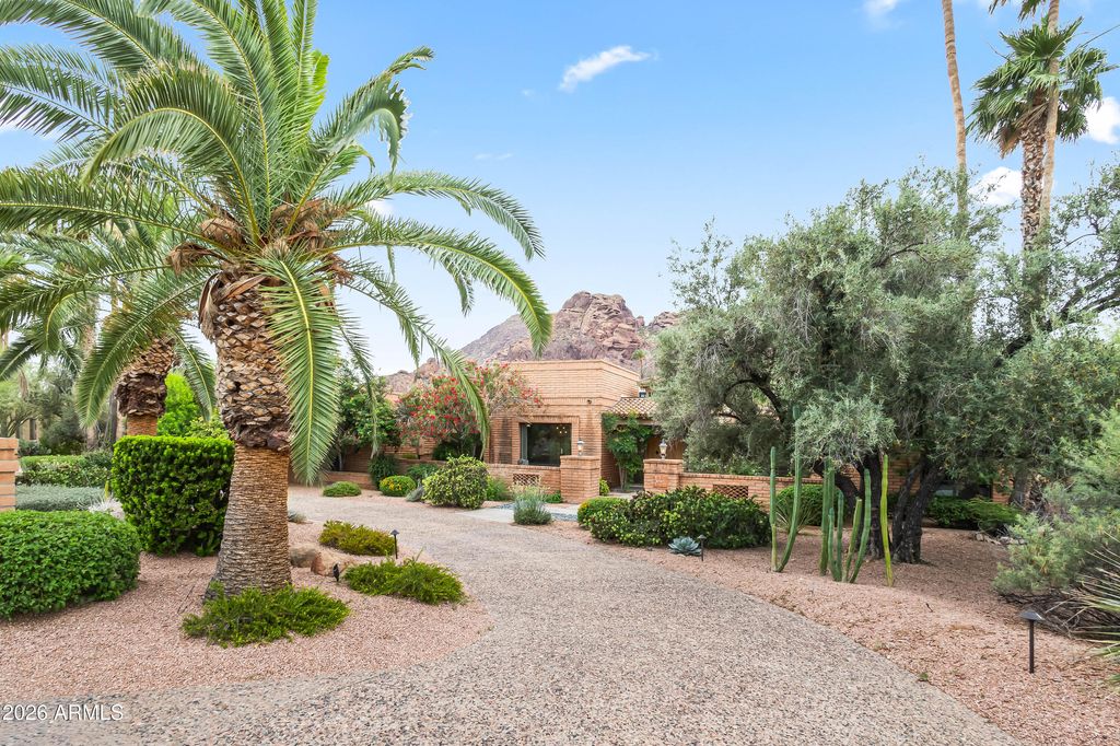4737 E VALLEY VISTA Lane, Paradise Valley, AZ 85253