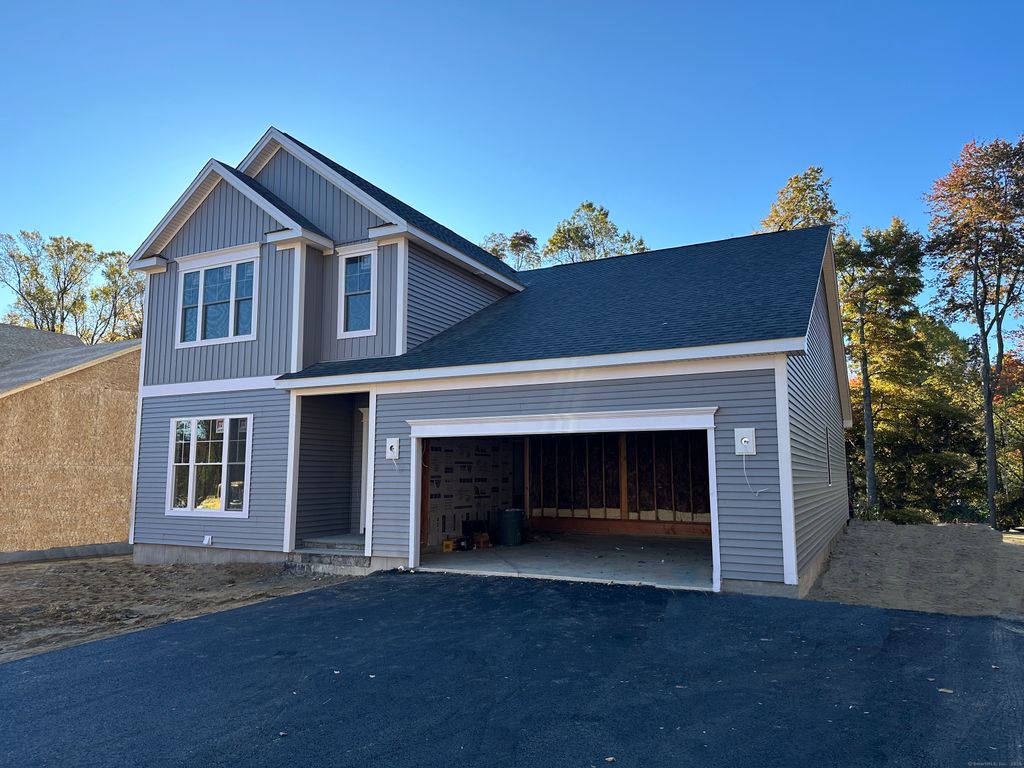 10 Legacy Lane, Monroe, CT 06468