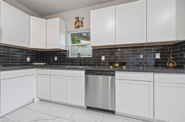 1311 Chippenham Court, Missouri City, TX 77459