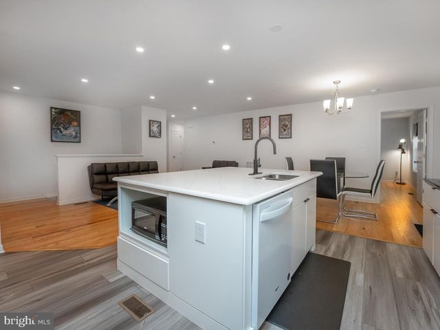 314 AMBERLEIGH LN, Shippensburg, PA 17257