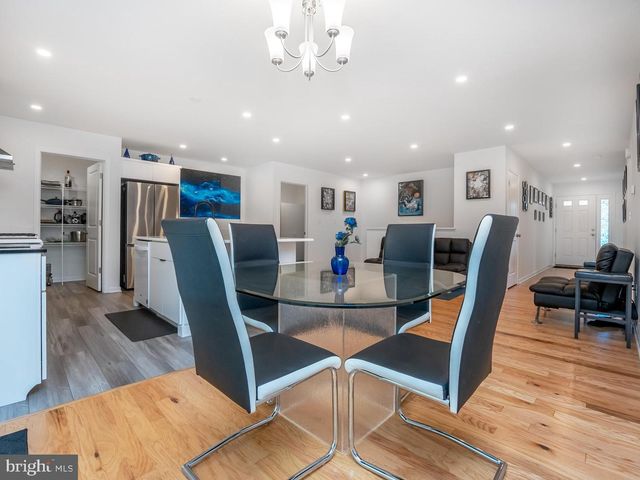 314 AMBERLEIGH LN, Shippensburg, PA 17257