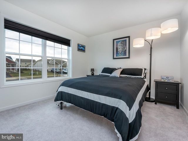 314 AMBERLEIGH LN, Shippensburg, PA 17257