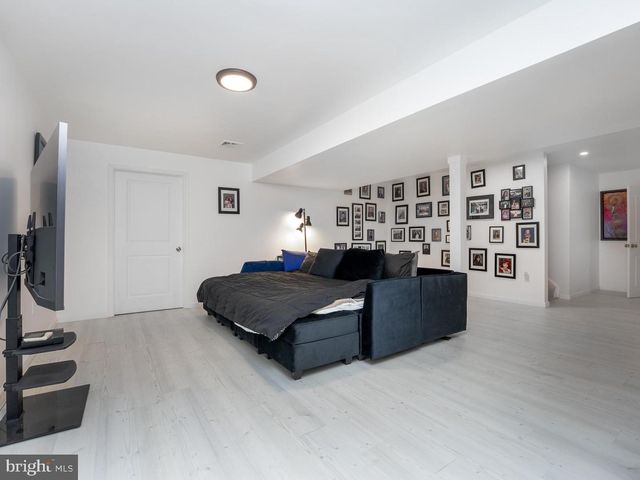 314 AMBERLEIGH LN, Shippensburg, PA 17257