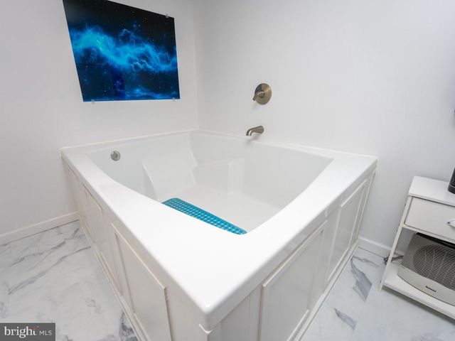 314 AMBERLEIGH LN, Shippensburg, PA 17257