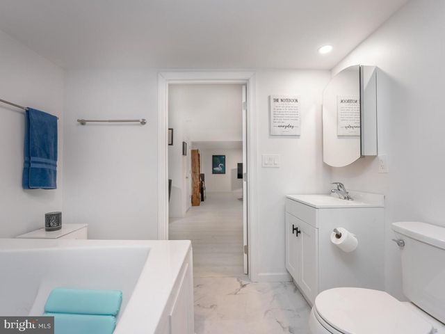 314 AMBERLEIGH LN, Shippensburg, PA 17257