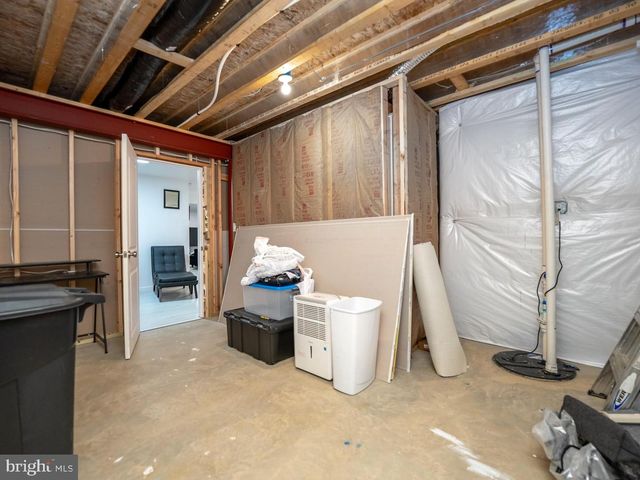 314 AMBERLEIGH LN, Shippensburg, PA 17257