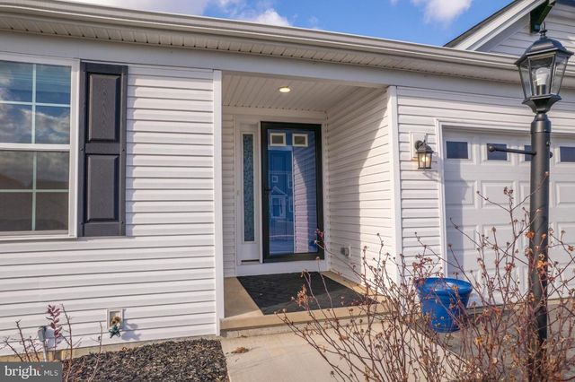 314 AMBERLEIGH LN, Shippensburg, PA 17257