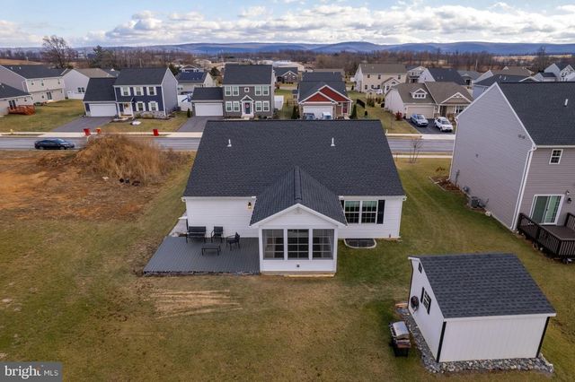 314 AMBERLEIGH LN, Shippensburg, PA 17257