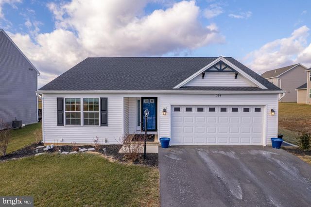 314 AMBERLEIGH LN, Shippensburg, PA 17257