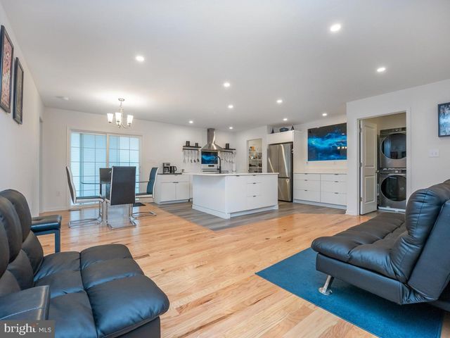 314 AMBERLEIGH LN, Shippensburg, PA 17257