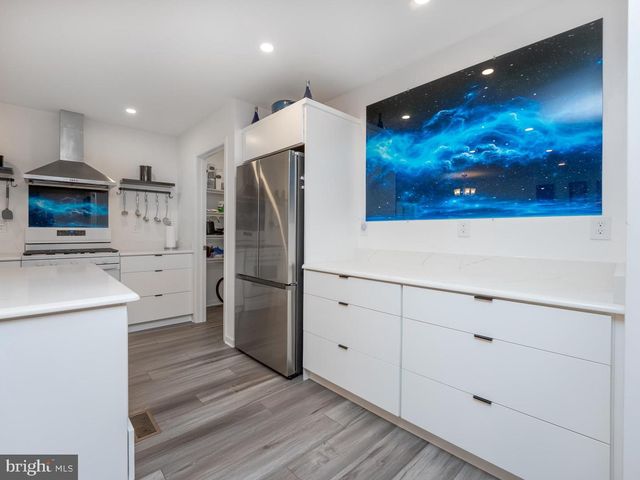 314 AMBERLEIGH LN, Shippensburg, PA 17257