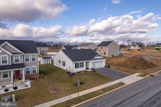 314 AMBERLEIGH LN, Shippensburg, PA 17257