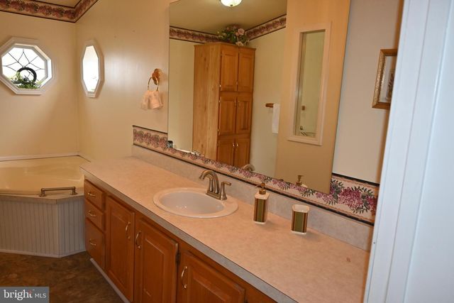 69 MAPLELEAF DR, Sellersville, PA 18960