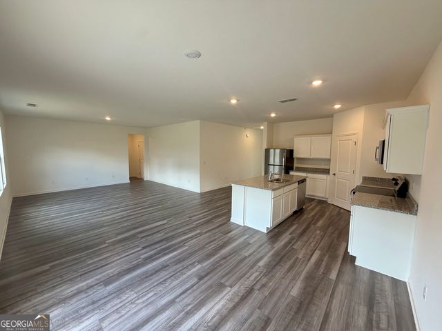 327 Champions Boulevard, Dallas, GA 30157