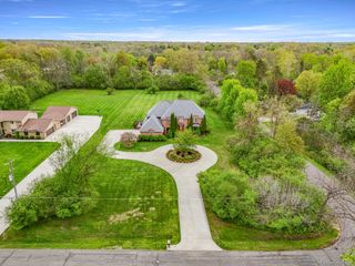 30060 Bristol Lane, Bingham Farms Village, MI 48025
