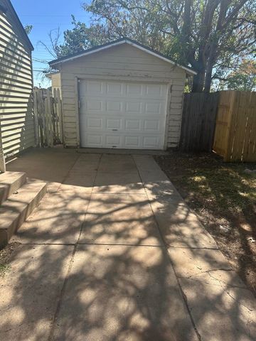 2717 40th Street, Lubbock, TX 79413