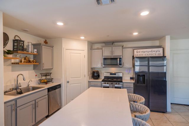 689 Coppola Court, Merced, CA 95348