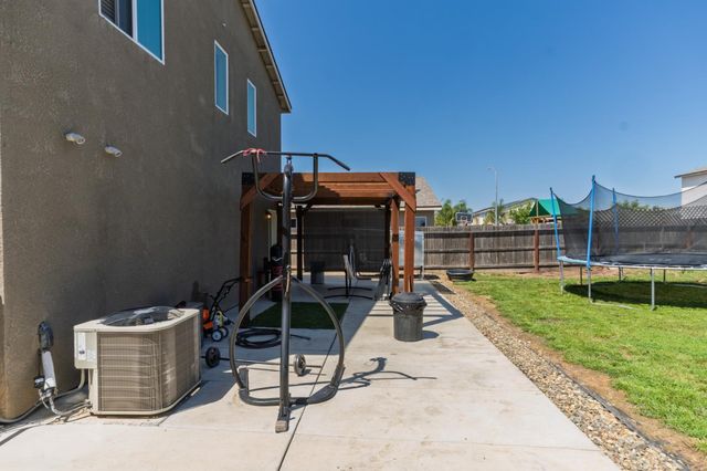 689 Coppola Court, Merced, CA 95348